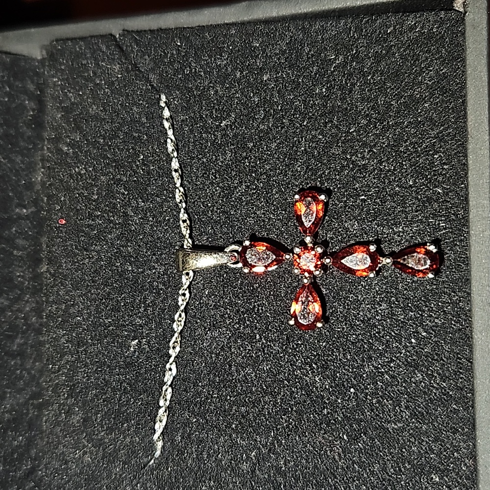 Brand New Pear-Shaped Necklace Round Garnet Cross Pendent